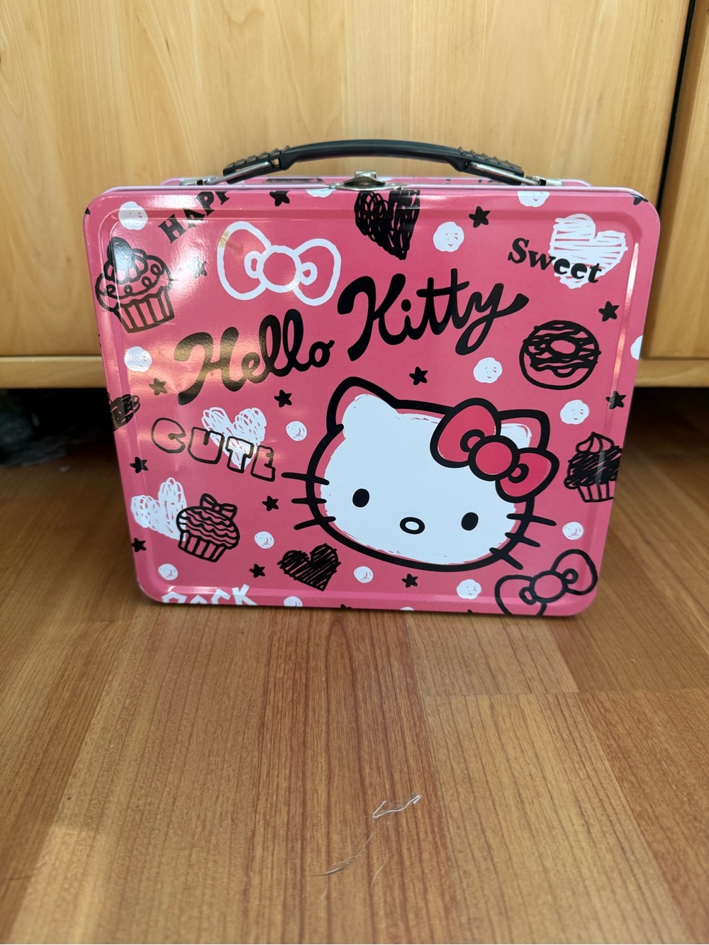 Sanrio Hello Kitty Pink Metal Lunchbox Tote